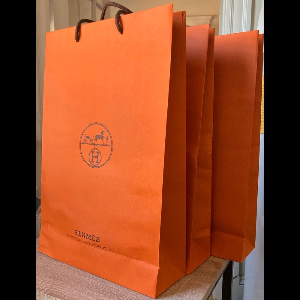 HERMES 17x11 inches